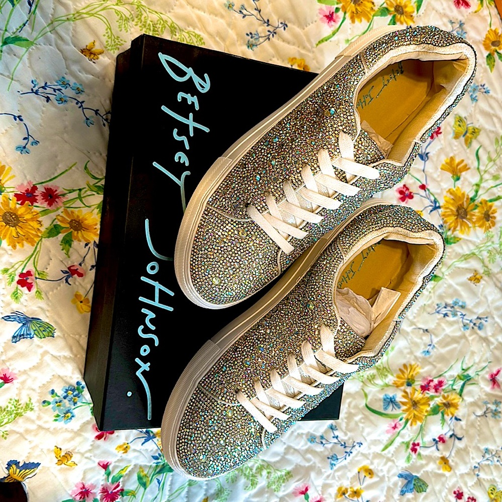Rhinestone incrusted sneakers. Women’s 10